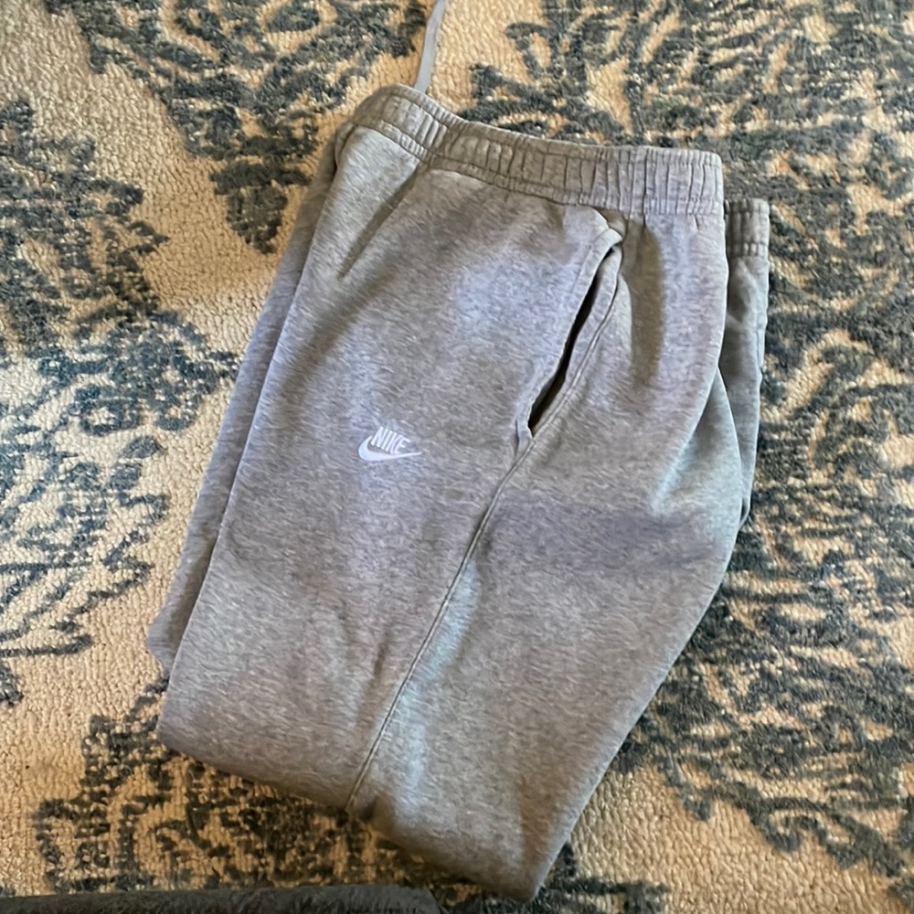 Nike joggers light heather gray large